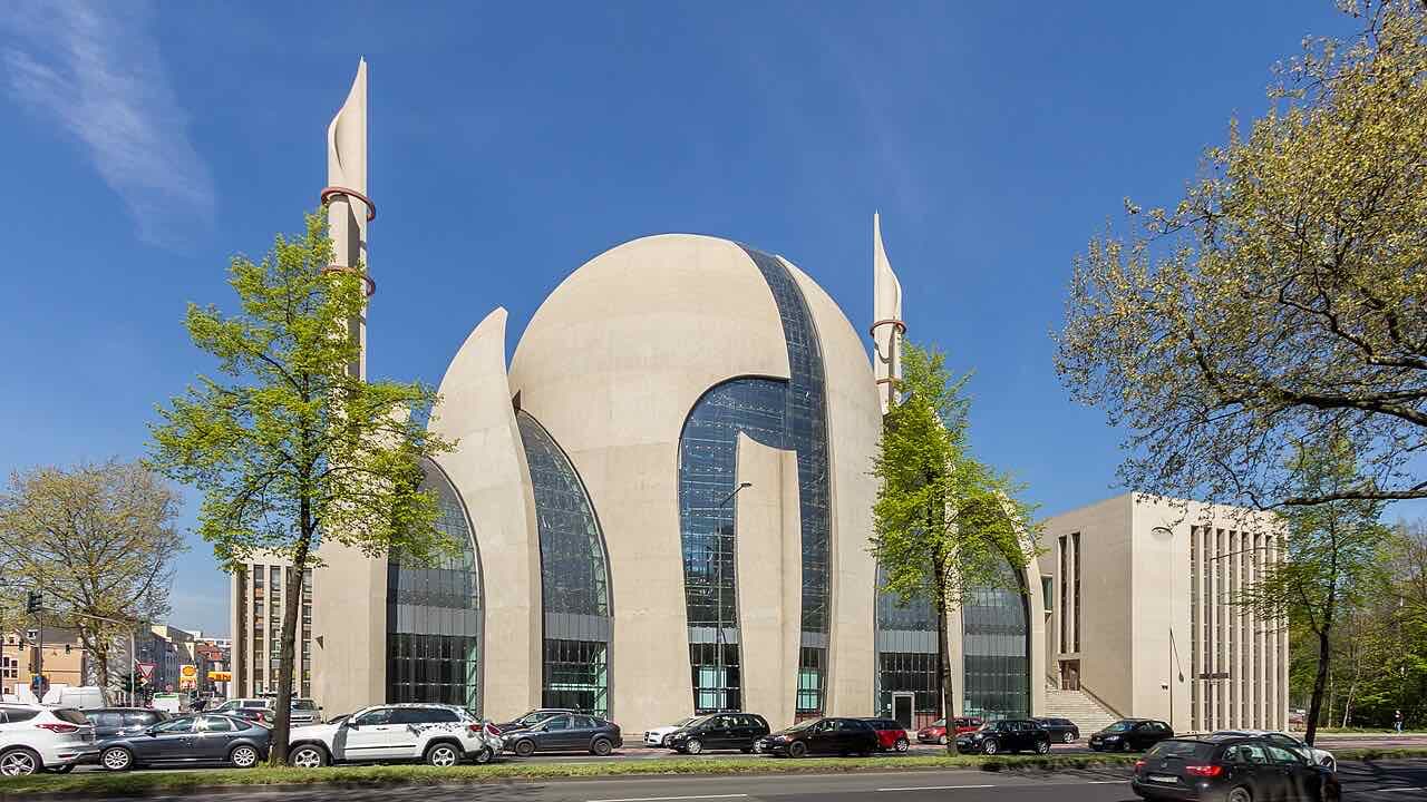 The DITIB Central Mosque in Cologne-Ehrenfeld with its concrete dome and two slender minarets