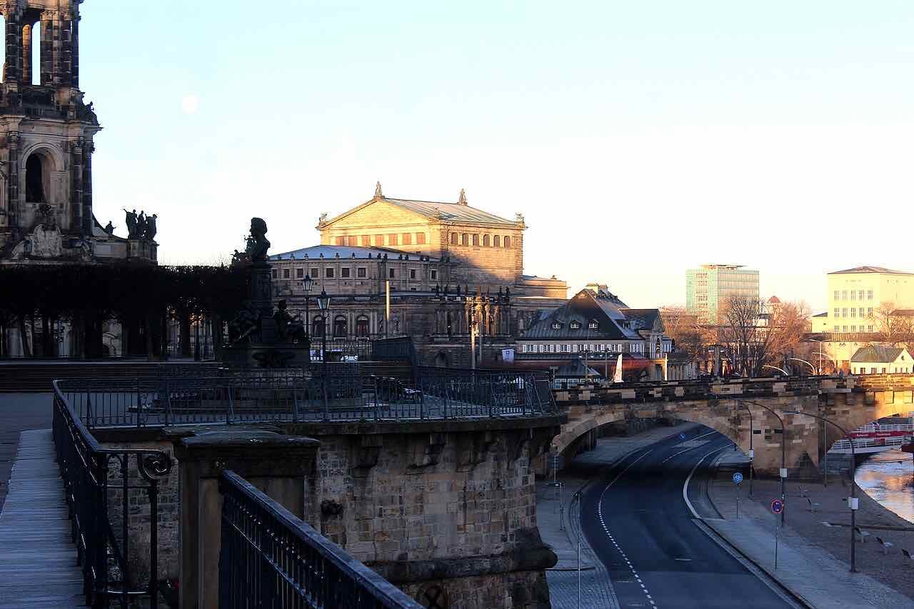 View from the Brühl Terrace over the Elbe towards the Hofkirche and the Semperoper