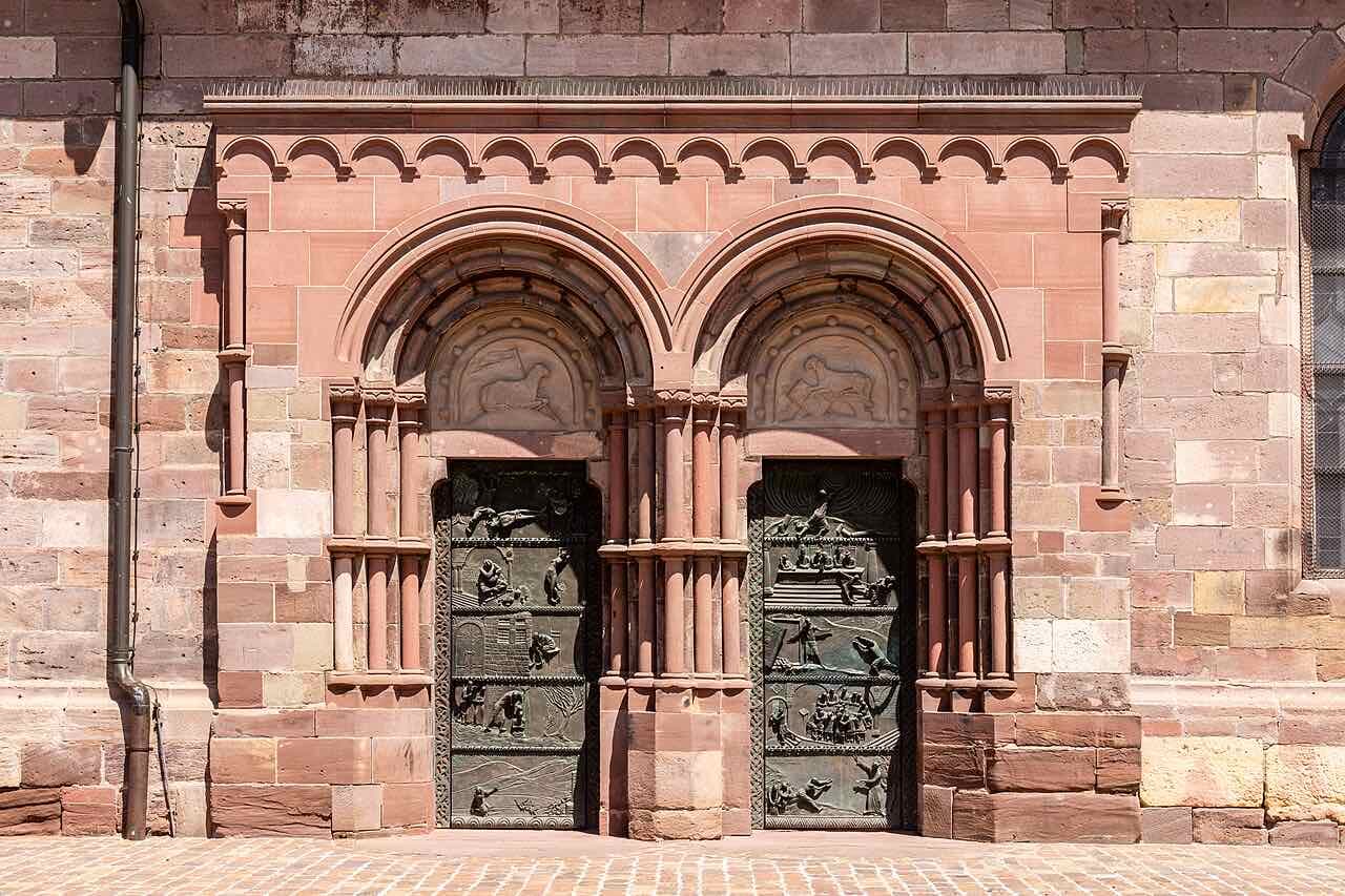 The south portal of the Münster Unserer Lieben Frau in Villingen, a stone church front with a carved doorway