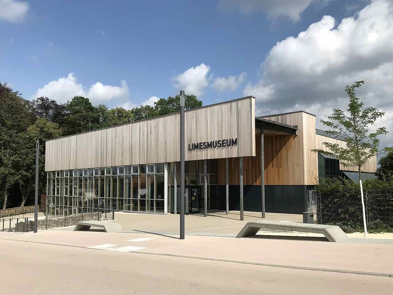 The Limesmuseum in Aalen, a modern building standing beside the excavated Roman fort