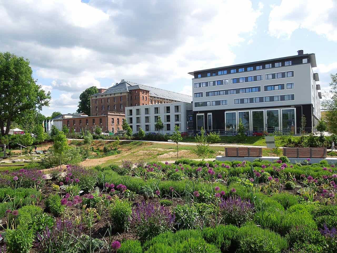The faculty building of information systems and applied computer science on the ERBA site, An der Weberei 5