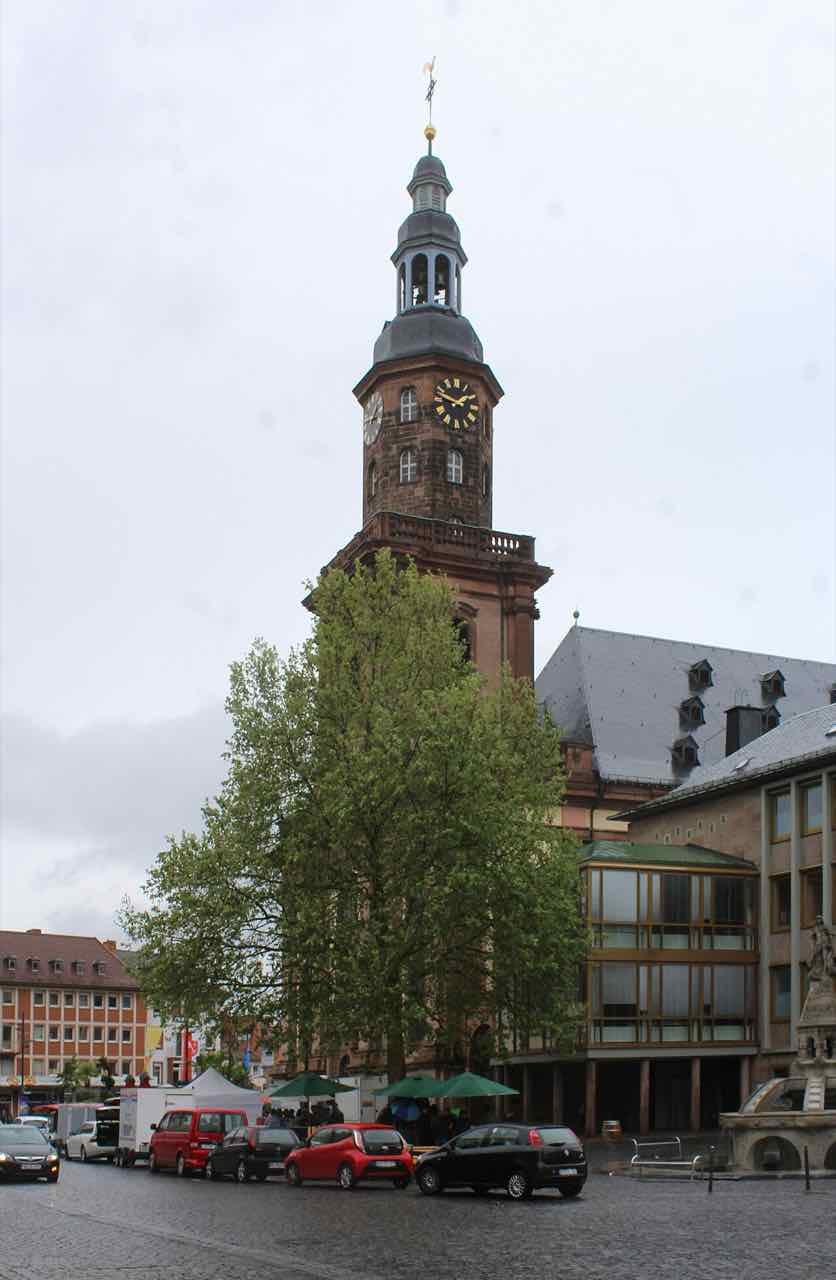 The tall tower of the Dreifaltigkeitskirche rising above the Marktplatz in Worms